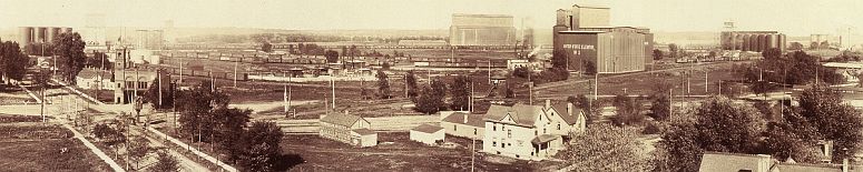 fragment from a panorama of Southeast Minneapolis in about 1901... click to see Minneapolis photos at the Library of Congress