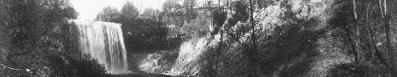Minnehaha Falls in about 1906... click to see Minneapolis photos at the Library of Congress