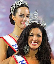Mrs. World 2006, Sofia Arzhakovskaya of Russia, crowns Mrs. World 2007, Diane Tucker of the USA