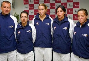 click for Fed Cup photo gallery