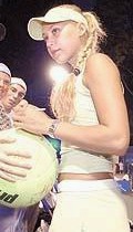Anna signing autographs in St. Louis on July 17, 2003