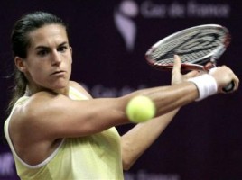 click for Mauresmo news photo search